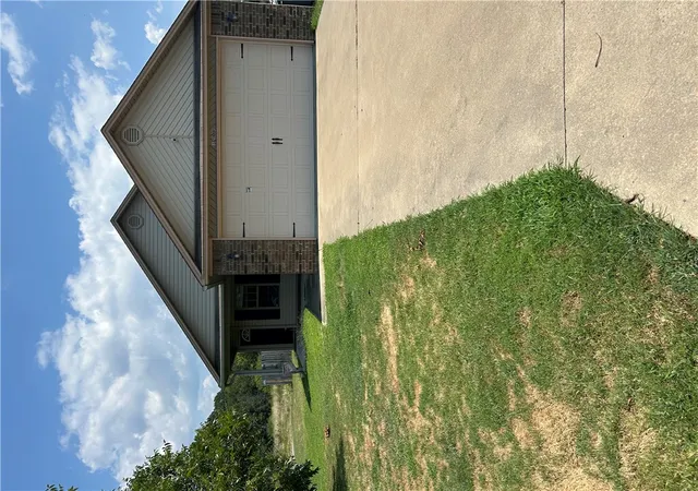 Photo 1 of Single family home for sale at 1209 S Pittsburg Ave, Russellville, AR 72802 | MLS# 1357700 | Listing updated on 2026-09-14