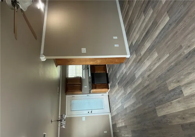 Photo 4 of Sale Pending at 1209 S Pittsburg Ave, Russellville, AR 72802 | MLS# 1357700 | Listing updated on 2026-09-21