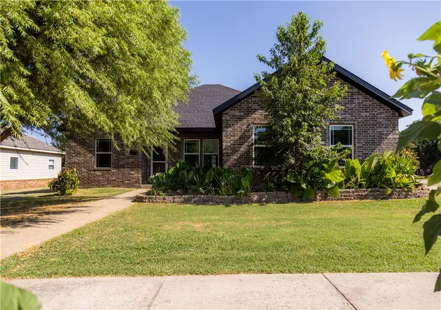 Photo 2 of Single family home for sale at 603 Teri Dr, Siloam Springs, AR 72761 | MLS# 1356787 | Listing updated on 2026-10-20