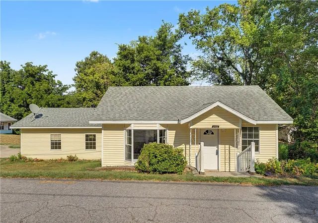 Photo 2 of Sale Pending at 276 N A St, Centerton, AR 72719 | MLS# 1357804 | Listing updated on 2026-09-09
