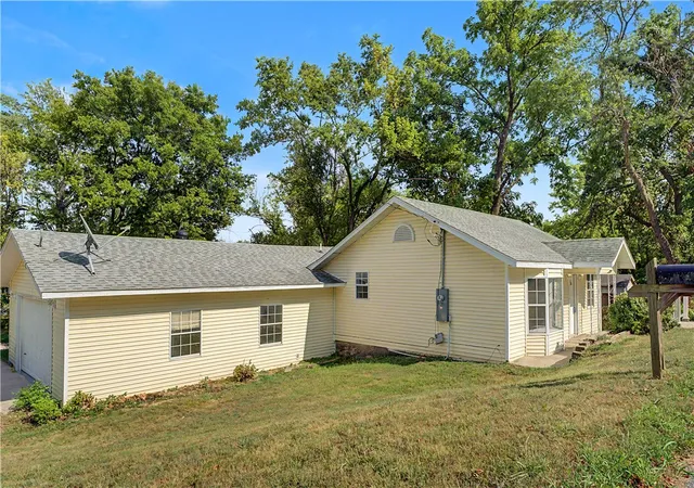 Photo 3 of Sale Pending at 276 N A St, Centerton, AR 72719 | MLS# 1357804 | Listing updated on 2026-09-09