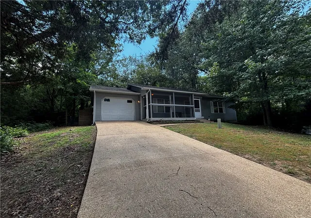 Photo 2 of Single family home for sale at 118 Jay Ln, Eureka Springs, AR 72632 | MLS# 1357622 | Listing updated on 2026-09-11