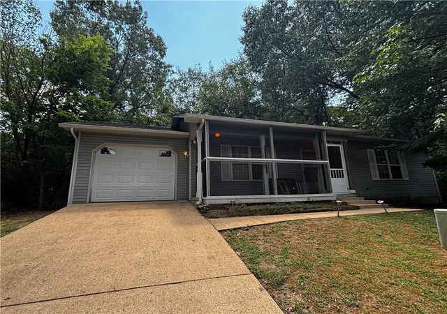 Photo 3 of Single family home for sale at 118 Jay Ln, Eureka Springs, AR 72632 | MLS# 1357622 | Listing updated on 2026-09-11