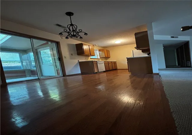 Photo 3 of Single family home for sale at 118 Jay Ln, Eureka Springs, AR 72632 | MLS# 1357622 | Listing updated on 2026-10-07