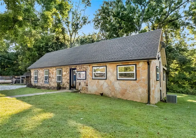 Photo 2 of Sale Pending at 19151 Highway 62, Garfield, AR 72732 | MLS# 1357414 | Listing updated on 2026-10-03