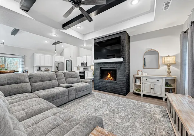 Photo 2 of Single family home for sale at 7 Kirkstile Ln, Bella Vista, AR 72715 | MLS# 1357791 | Listing updated on 2026-09-09