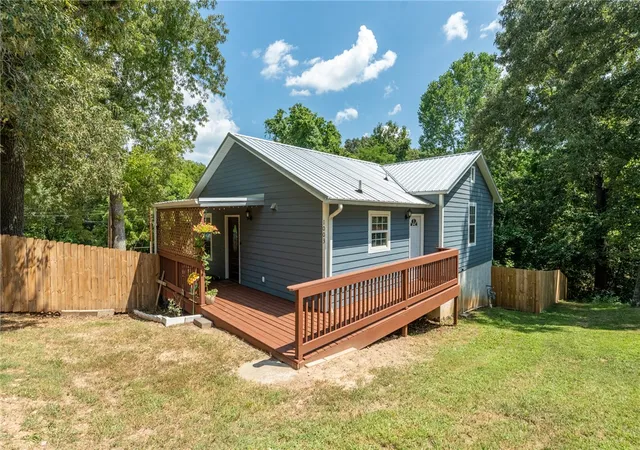 Photo 1 of Sale Pending at 1003 S Walnut St, Harrison, AR 72601 | MLS# 1357934 | Listing updated on 2026-09-09