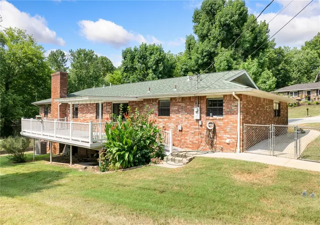 Photo 3 of Single family home for sale at 6 Hawthorne Cvs, Harrison, AR 72601 | MLS# 1357948 | Listing updated on 2026-09-30