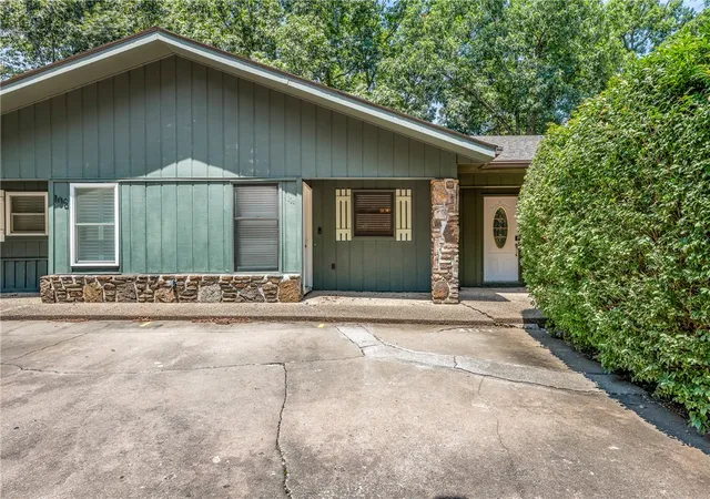 Photo 1 of Townhouse for sale at 104 Clubhouse Dr, Bella Vista, AR 72715 | MLS# 1357495 | Listing updated on 2026-10-04