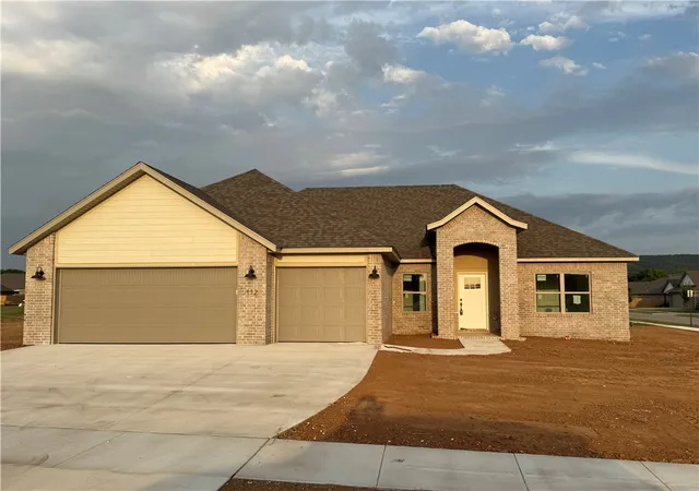 Photo 1 of Single family home for sale at 112 N Box Turtle Ave, Farmington, AR 72730 | MLS# 1357892 | Listing updated on 2026-08-29