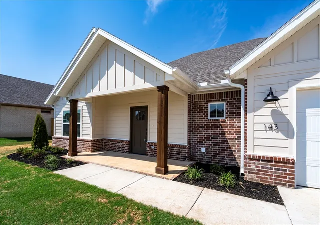 Photo 2 of Single family home for sale at 143 N Panther Ave, Farmington, AR 72730 | MLS# 1357903 | Listing updated on 2026-08-30