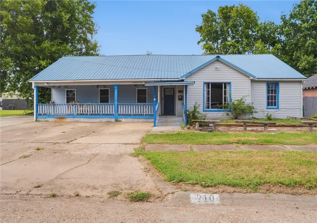 Photo 1 of Single family home for sale at 210 Locust St, Dardanelle, AR 72834 | MLS# 1357735 | Listing updated on 2026-08-28
