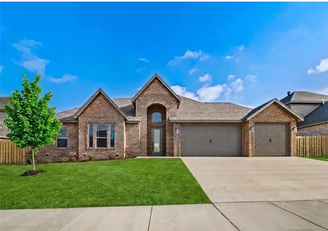 Photo 2 of Single family home for sale at 1340 Greyback Ln, Centerton, AR 72719 | MLS# 1358082 | Listing updated on 2026-10-21