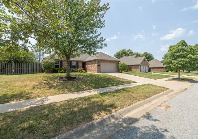 Photo 2 of Single family home for sale at 1541 N Corsica Dr, Fayetteville, AR 72704 | MLS# 1358026 | Listing updated on 2026-09-02