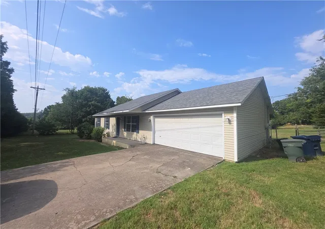 Photo 1 of Single family home for sale at 3965 N Gulley Rd, Fayetteville, AR 72703 | MLS# 1358159 | Listing updated on 2026-09-14
