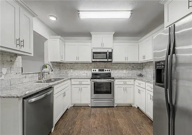 Photo 4 of Single family home for sale at 4 Evesham Ln, Bella Vista, AR 72714 | MLS# 1358130 | Listing updated on 2026-09-24