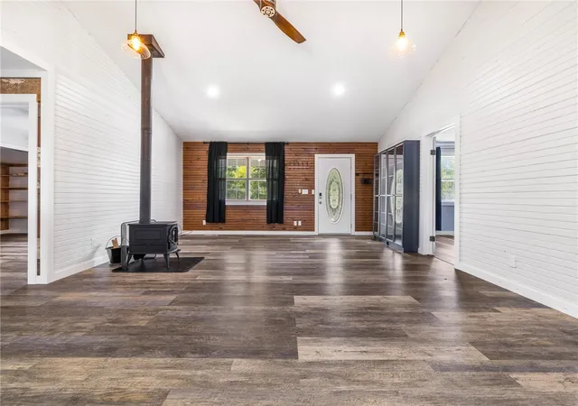 Photo 3 of Sale Pending at 7590 Orchard Point Rd, Harrison, AR 72601 | MLS# 1358163 | Listing updated on 2026-09-17