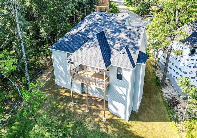 Photo 2 of Sale Pending at 26 Carew Dr, Bella Vista, AR 72714 | MLS# 1357925 | Listing updated on 2026-10-04