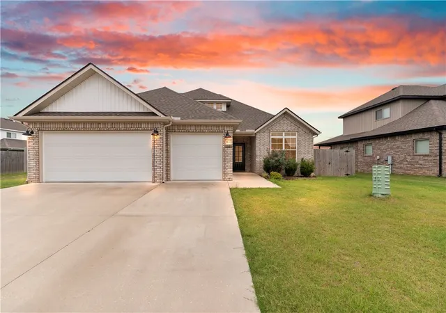 Photo 1 of Single family home for sale at 1161 Flt Rock St, Bentonville, AR 72713 | MLS# 1358209 | Listing updated on 2026-09-13