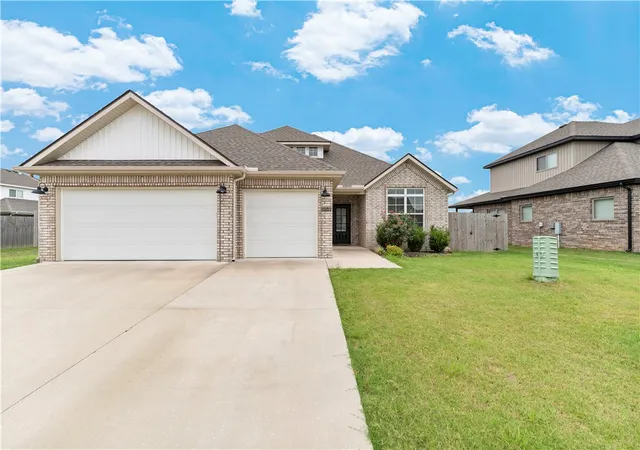 Photo 2 of Single family home for sale at 1161 Flt Rock St, Bentonville, AR 72713 | MLS# 1358209 | Listing updated on 2026-09-13