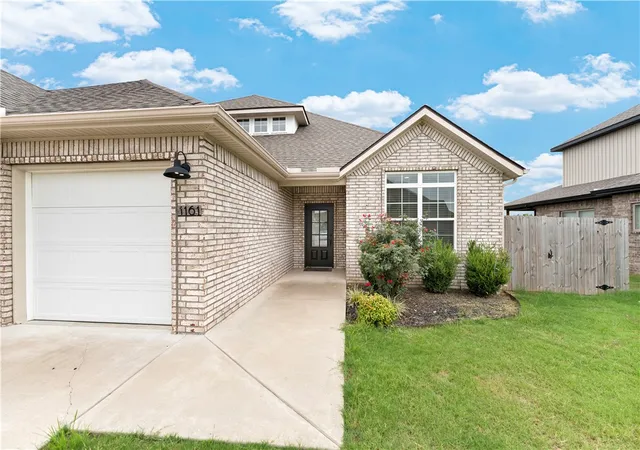 Photo 3 of Single family home for sale at 1161 Flt Rock St, Bentonville, AR 72713 | MLS# 1358209 | Listing updated on 2026-09-13
