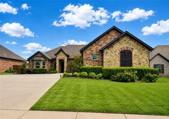 Photo 2 of Single family home for sale at 2803 Sw Hazelnut Ave, Bentonville, AR 72713 | MLS# 1358224 | Listing updated on 2026-10-20