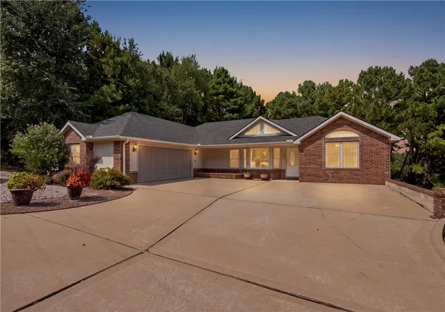 Photo 1 of Single family home for sale at 69 Mckenzie Dr, Bella Vista, AR 72715 | MLS# 1356945 | Listing updated on 2026-09-06