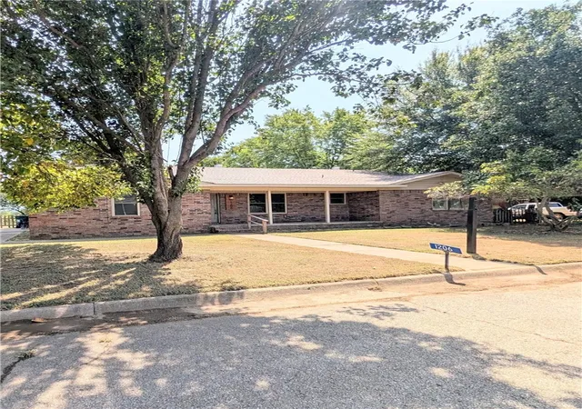 Photo 2 of Sale Pending at 1206 Woodlawn Ave, Booneville, AR 72927 | MLS# 1358232 | Listing updated on 2026-09-01