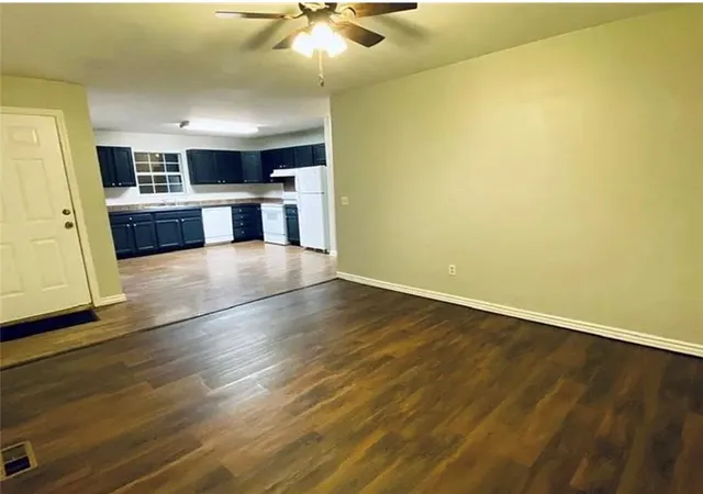 Photo 4 of Sale Pending at 1600 E 5th Street, Fayetteville, AR 72701 | MLS# 1357502 | Listing updated on 2026-09-06