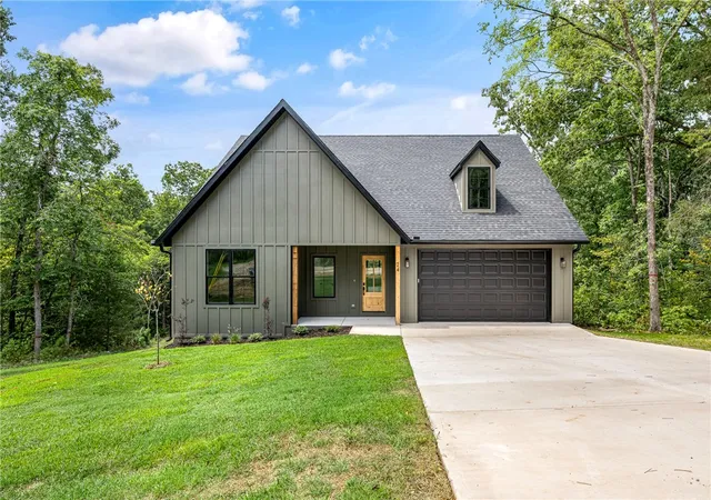 Photo 1 of Sale Pending at 24 Wakefield Ln, Bella Vista, AR 72715 | MLS# 1358270 | Listing updated on 2026-09-21