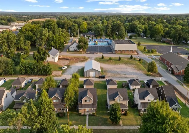 Photo 3 of Single family home for sale at 407 SE Birmingham St, Gravette, AR 72736 | MLS# 1358305 | Listing updated on 2026-08-28
