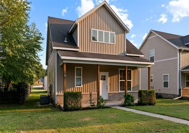 Photo 4 of Single family home for sale at 407 SE Birmingham St, Gravette, AR 72736 | MLS# 1358305 | Listing updated on 2026-08-28