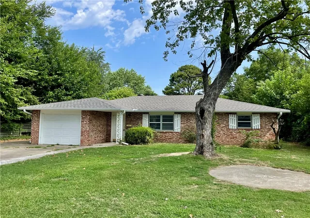 Photo 1 of Single family home for sale at 2100 Dee Ave, Springdale, AR 72762 | MLS# 1357997 | Listing updated on 2026-09-08