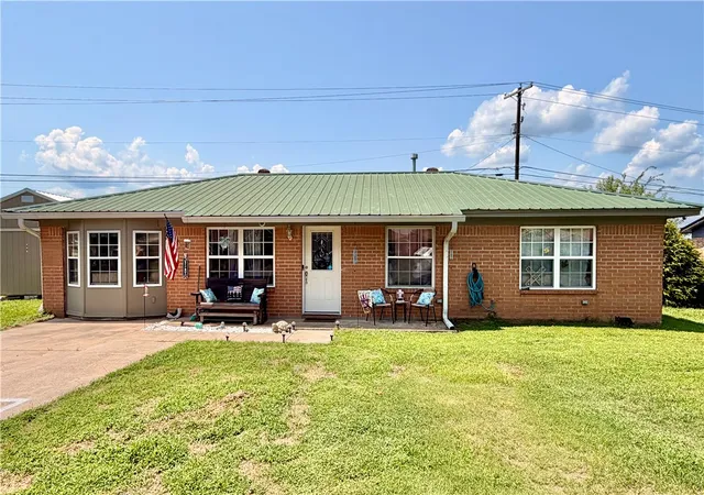 Photo 3 of Single family home for sale at 132 Yelco Dr, Dardanelle, AR 72834 | MLS# 1358425 | Listing updated on 2026-08-28