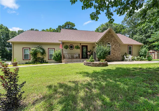 Photo 2 of Single family home for sale at 2 Saint Neots Ln, Bella Vista, AR 72714 | MLS# 1358379 | Listing updated on 2026-09-23