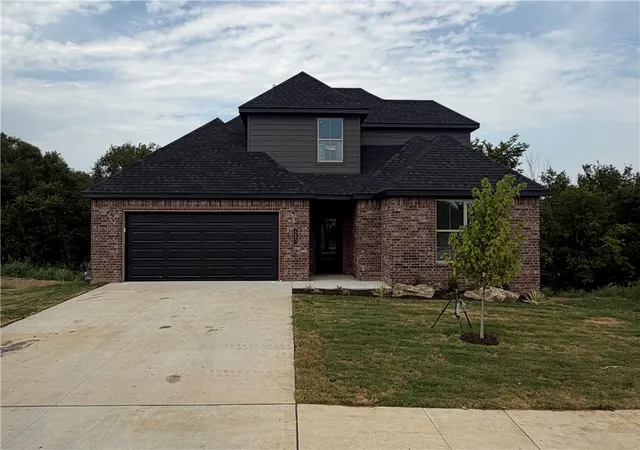 Single family home for sale at 303 W Hondo St, Siloam Springs, AR 72761 | MLS# 1358417 | Listing updated on 2026-09-03