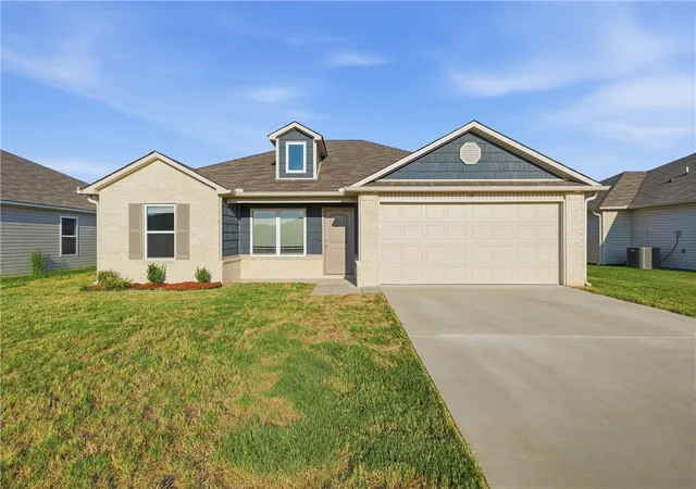 Photo 1 of Single family home for sale at 19 Farmhouse Cir, Vilonia, AR 72173 | MLS# 1358444 | Listing updated on 2026-08-28