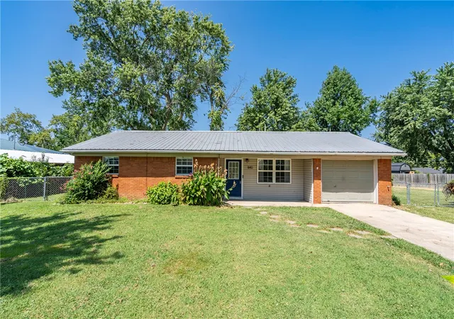 Photo 1 of Sale Pending at 840 Eastgate St, Siloam Springs, AR 72761 | MLS# 1357958 | Listing updated on 2026-09-12