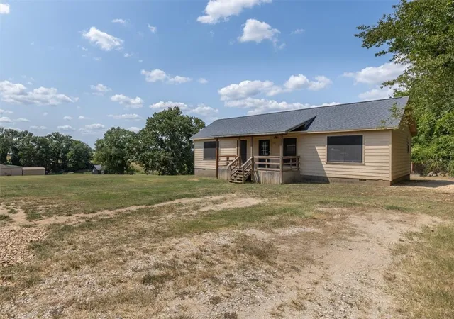 Photo 3 of Sale Pending at 1988 W Liberty Ave, Tontitown, AR 72762 | MLS# 1356861 | Listing updated on 2026-08-31