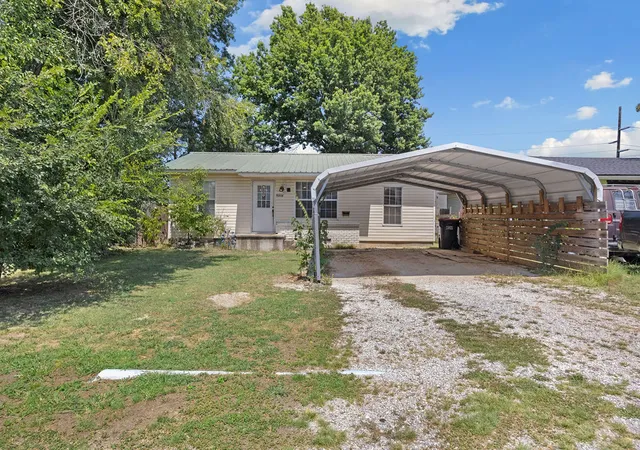 Photo 1 of Sale Pending at 1318 Hembree Ave, Springdale, AR 72764 | MLS# 1358466 | Listing updated on 2026-09-17