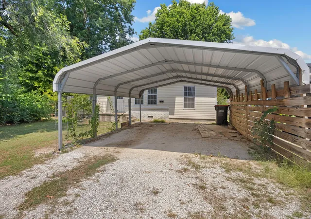 Photo 2 of Sale Pending at 1318 Hembree Ave, Springdale, AR 72764 | MLS# 1358466 | Listing updated on 2026-09-17