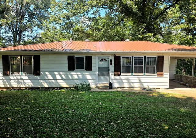 Photo 1 of Single family home for sale at 705 Beverly Dr, Harrison, AR 72601 | MLS# 1358524 | Listing updated on 2026-08-28