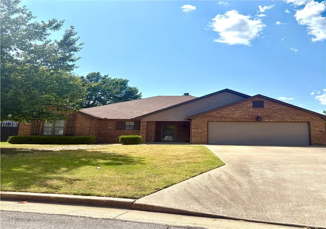 Photo 1 of Sale Pending at 2716 Mississippi Ct, Joplin, MO 64804 | MLS# 1358529 | Listing updated on 2026-09-30