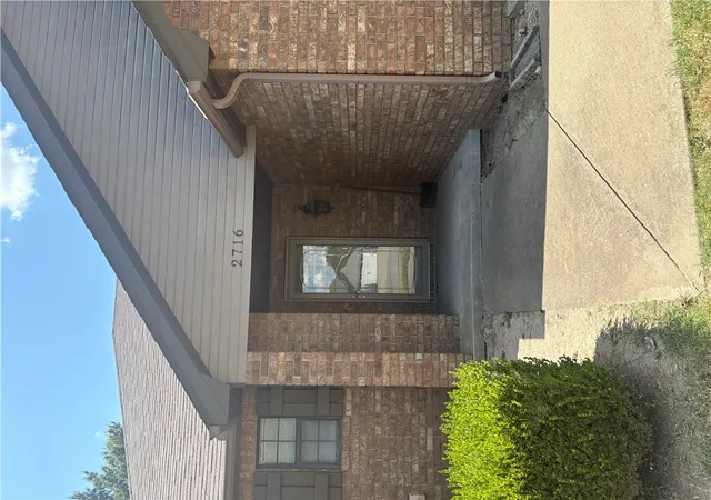 Photo 3 of Sale Pending at 2716 Mississippi Ct, Joplin, MO 64804 | MLS# 1358529 | Listing updated on 2026-09-30