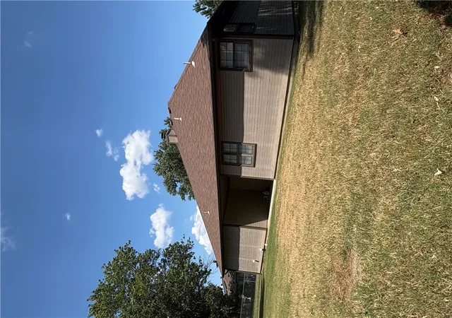 Photo 4 of Sale Pending at 2716 Mississippi Ct, Joplin, MO 64804 | MLS# 1358529 | Listing updated on 2026-09-30