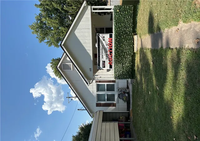 Photo 2 of Single family home for sale at 608 Gary Ct, Neosho, MO 64850 | MLS# 1358552 | Listing updated on 2026-09-11