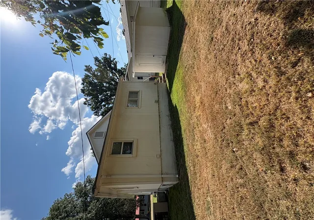 Photo 4 of Single family home for sale at 608 Gary Ct, Neosho, MO 64850 | MLS# 1358552 | Listing updated on 2026-09-11