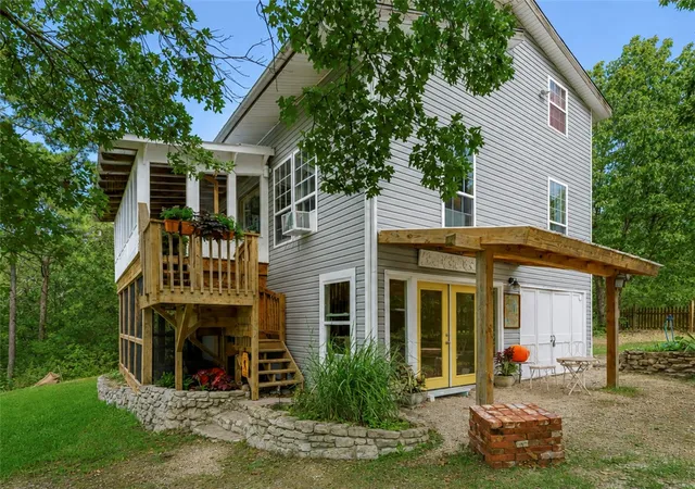 Photo 2 of Single family home for sale at 679 County Rd 332, Eureka Springs, AR 72632 | MLS# 1358622 | Listing updated on 2026-09-01