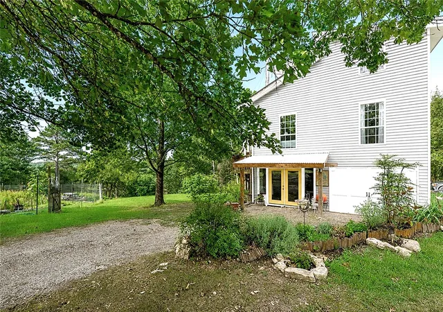 Photo 3 of Single family home for sale at 679 County Rd 332, Eureka Springs, AR 72632 | MLS# 1358622 | Listing updated on 2026-09-01