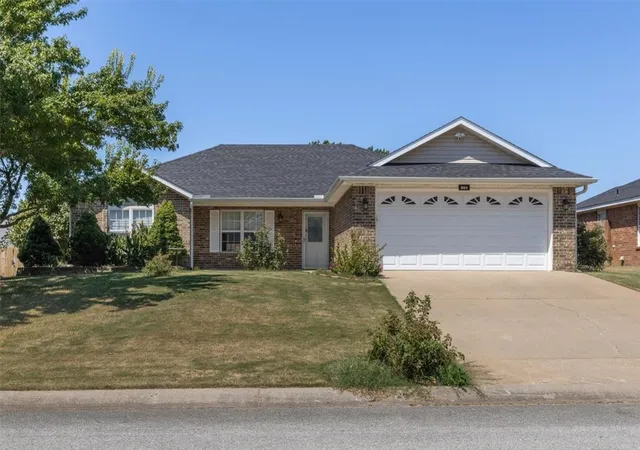 Photo 1 of Single family home for sale at 501 Spicewood Trl, Centerton, AR 72719 | MLS# 1358669 | Listing updated on 2026-09-07